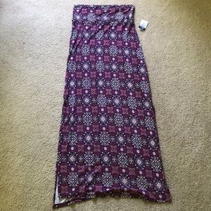 Rue 21 patterned maxi skirt w/ slits